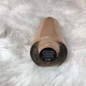 Smashbox Makeup - NWT Smashbox Studio Skin Foundation Smashbox Makeup - NWT Smashbox Studio Skin Foundation